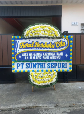 Papan Bunga Duka di Apar Batu
