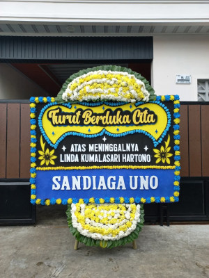 Papan Bunga Duka di Apar Batu